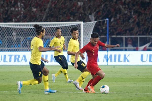 اقدام عجیب بازیکنان تیم ملی فوتبال اندونزی و بازی با قوانین فیفا!