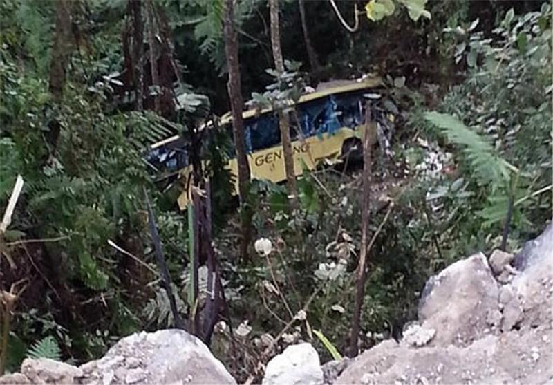 دست کم 33 کشته درپی سقوط اتوبوس به دره ای در مالزی