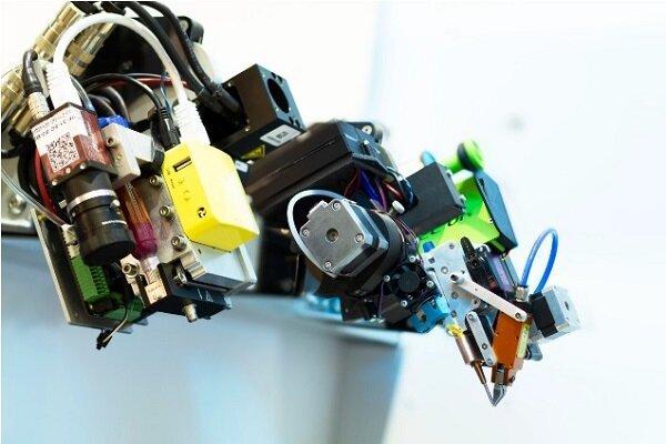 استفاده از ربات برای سیم کشی داخلی وسایل الکترونیکی
